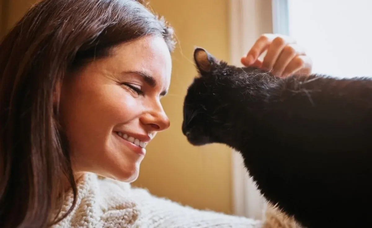 Falar com voz de bebê para os gatos pode ter um resultado muito positivo